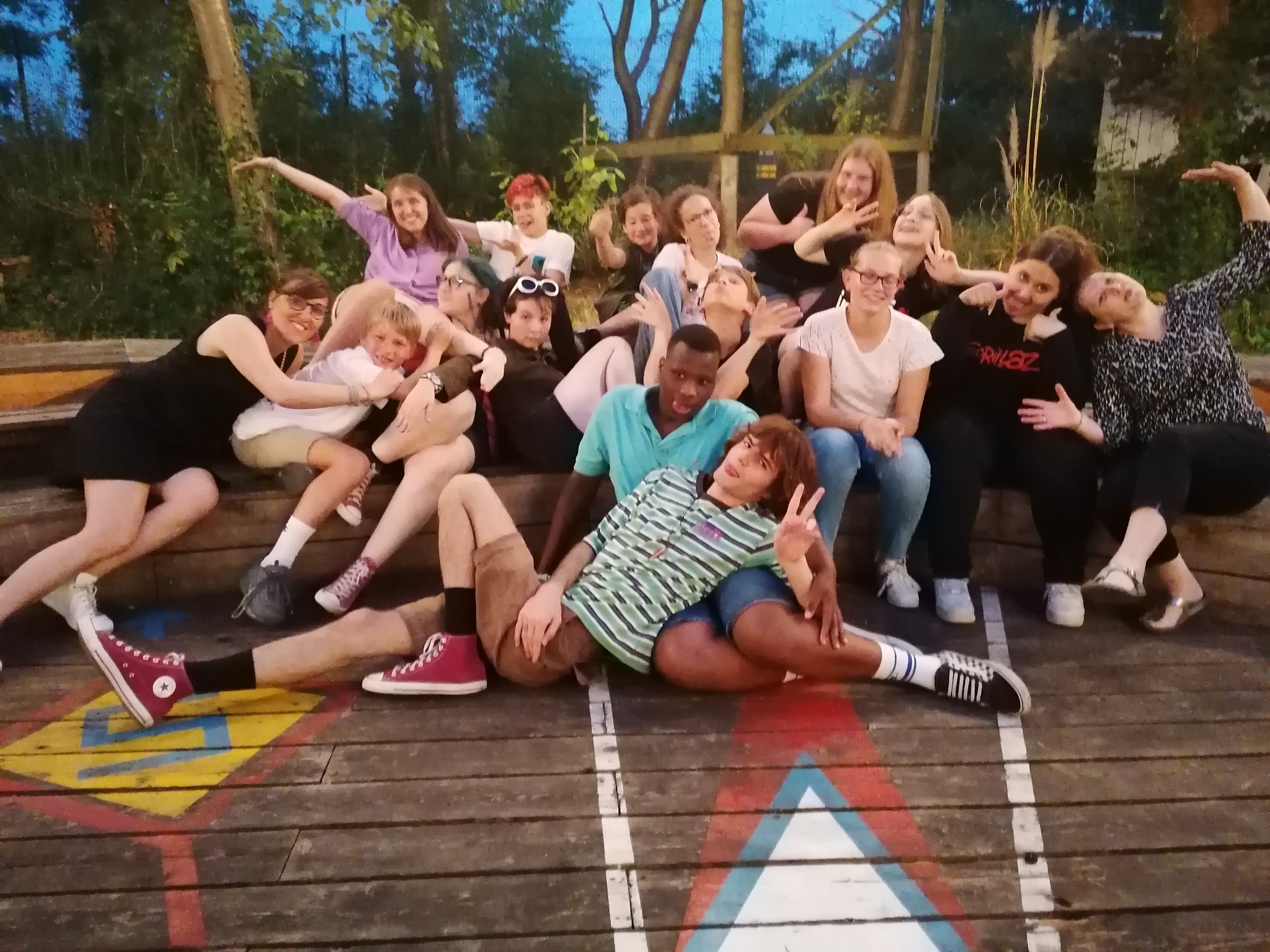 Ecole de l'impro des caméléons. Stages d'impro pour enfants, ados ou adultes au Carnaval, à Paques ou en été, à Mons et à Braine le comte. Impromons, le site des caméléons